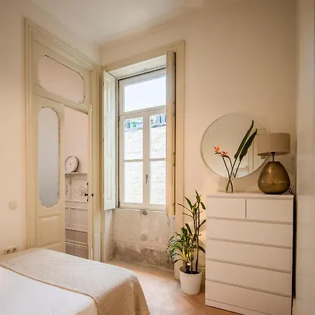 Paraiso Garden Suite--- Spacious & Downtown Lejlighed Porto