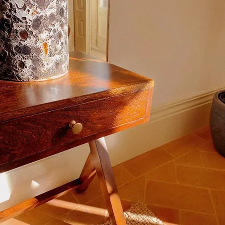 Paraiso Garden Suite--- Spacious & Downtown Appartement