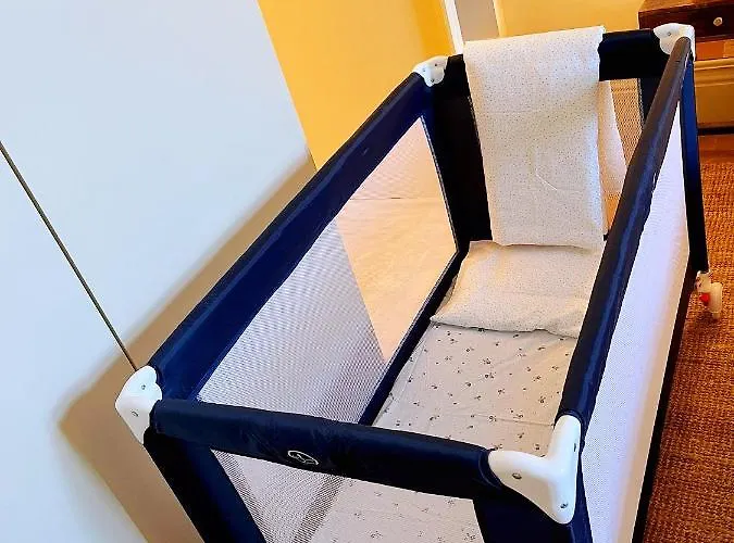 Paraiso Garden Suite--- Spacious & Downtown 波尔图