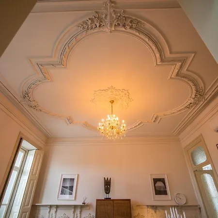 Paraiso Garden Suite--- Spacious & Downtown Πόρτο