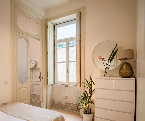 Paraiso Garden Suite--- Spacious & Downtown 아파트 포르투