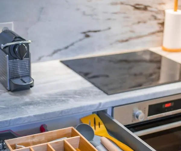 Paraiso Garden Suite--- Spacious & Downtown 아파트